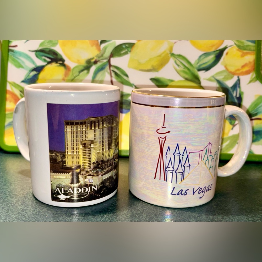 Las Vegas Souvenir 10oz  Mugs set of 2